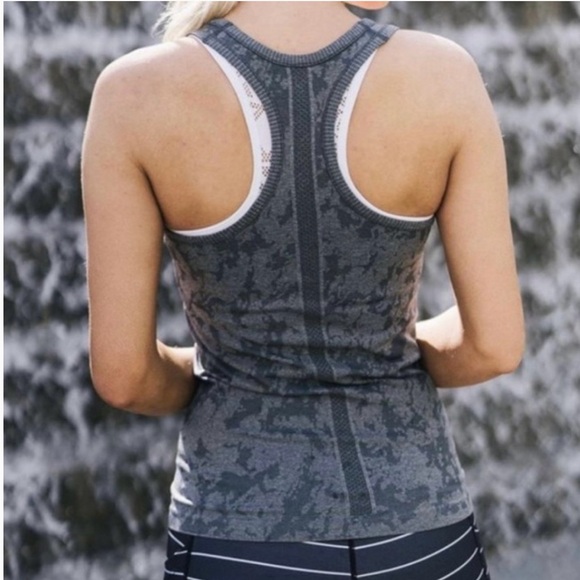 Zyia Active Seamless Racerback Athletic Tank Top: Grey Splash Camo Camouflage s - Picture 2 of 6